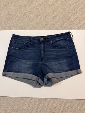 Universal Thread Dark Blue Denim Roll-Cuff Shorts size 14/32. High rise midi